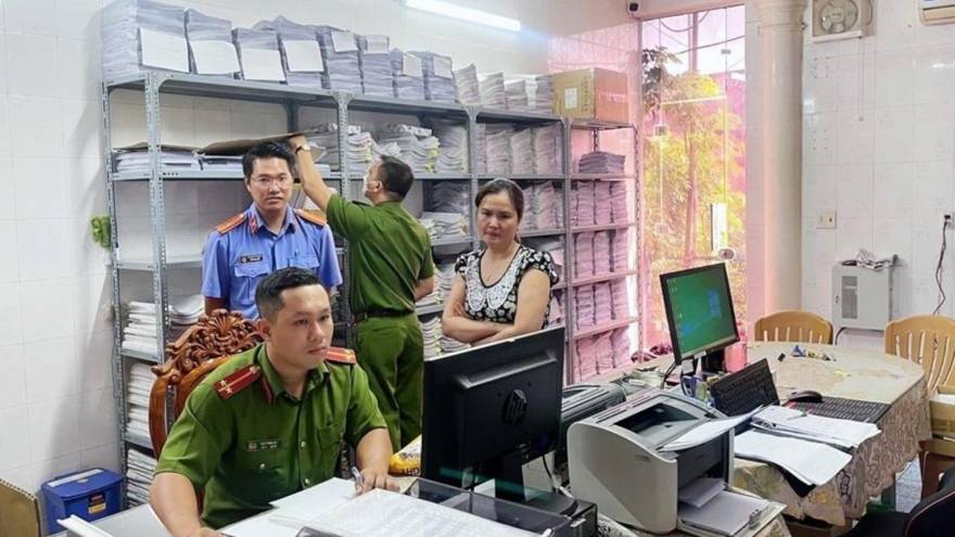Nóng 24h: Tạm giữ 5 bác sĩ ở TP Biên Hòa để điều tra